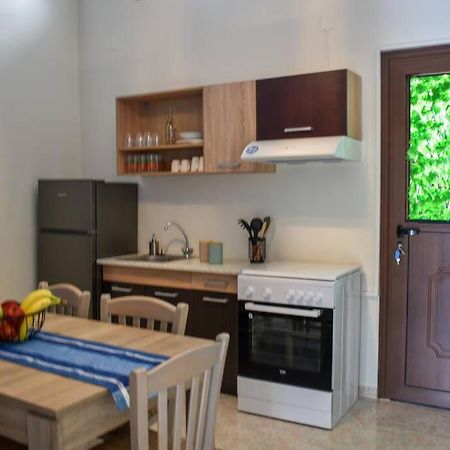 Celeste House Myrties Esterno foto